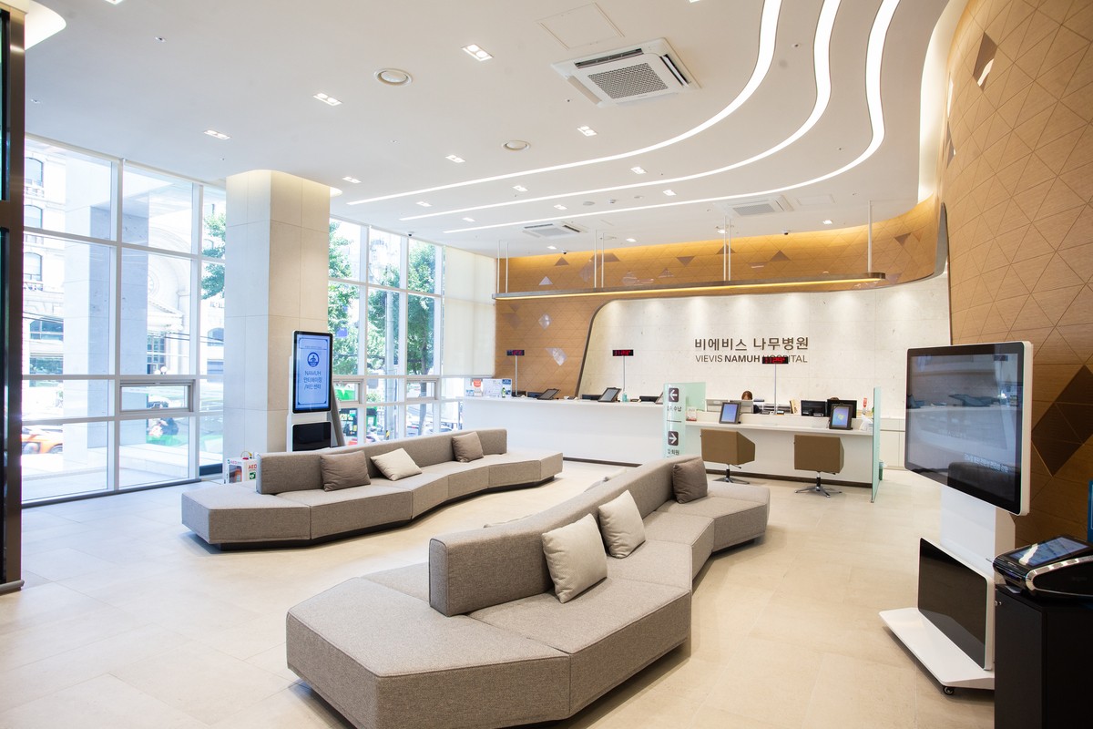 Perché il pannello murale in vinile rigido è la scelta definitiva per gli interni degli ospedali moderni