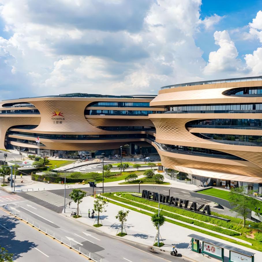 Il nuovo tour dell'ufficio di Pinger: dove i pannelli auto-sviluppati ridefiniscono gli spazi di lavoro moderni